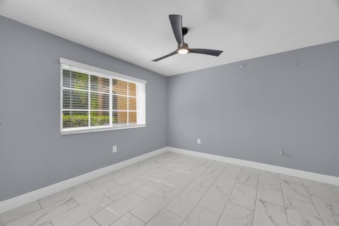 Copropriété à louer à Jensen Beach, Floride: 2 chambres, 99.13 m2 № 2390125 - photo 8