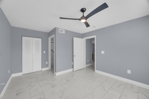 Copropriété à louer à Jensen Beach, Floride: 2 chambres, 99.13 m2 № 2390125 - photo 12