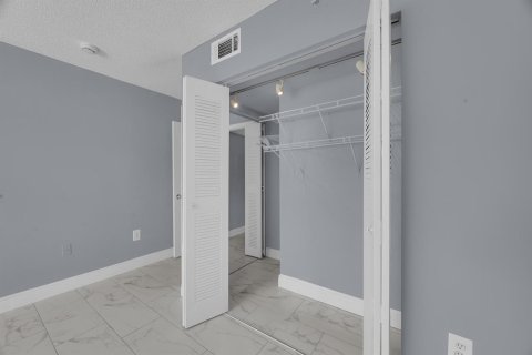 Copropriété à louer à Jensen Beach, Floride: 2 chambres, 99.13 m2 № 2390125 - photo 13