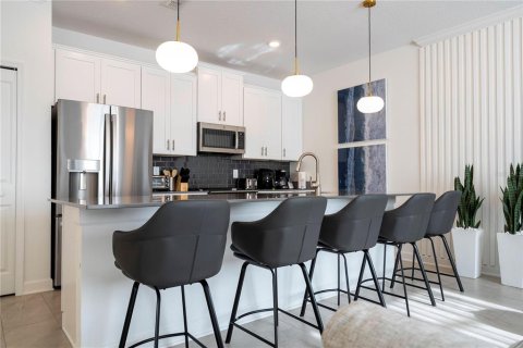 Adosado en venta en Kissimmee, Florida, 4 dormitorios, 176.7 m2 № 1569744 - foto 8