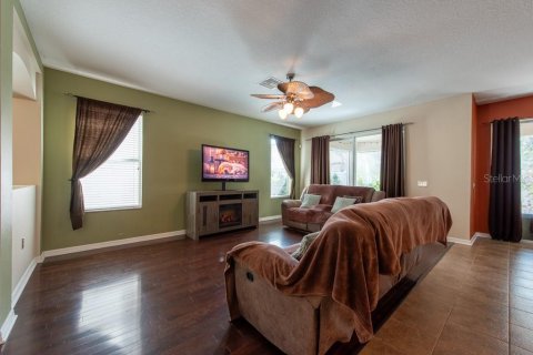 Villa ou maison à vendre à Land O' Lakes, Floride: 6 chambres, 311.78 m2 № 1677060 - photo 5