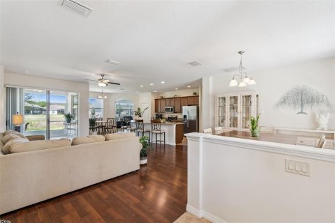 House in Leesburg, Florida 3 bedrooms, 207.73 sq.m. № 2139449 - photo 18