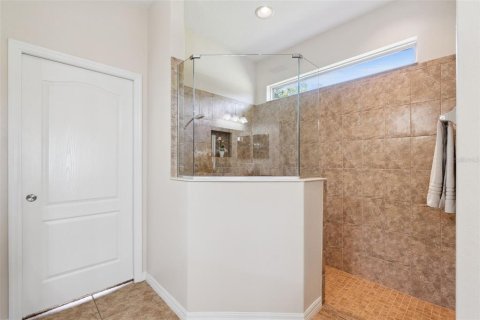 House in Leesburg, Florida 3 bedrooms, 207.73 sq.m. № 2139449 - photo 7