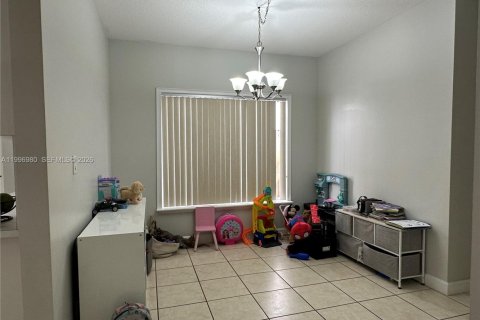 House in Doral, Florida 3 bedrooms, 160.54 sq.m. № 2058753 - photo 13
