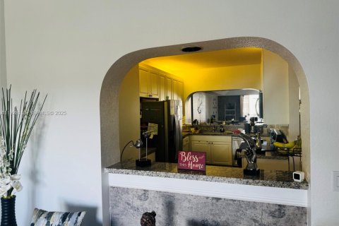 Condominio en alquiler en Doral, Florida, 3 dormitorios, 181.16 m2 № 1988279 - foto 5