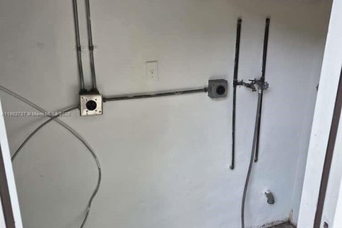 Купить виллу или дом в Окленд-Парк, Флорида 2 спальни, 81.75м2, № 1953103 - фото 14