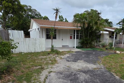 Купить виллу или дом в Окленд-Парк, Флорида 2 спальни, 81.75м2, № 1953103 - фото 2