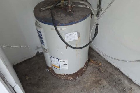 Купить виллу или дом в Окленд-Парк, Флорида 2 спальни, 81.75м2, № 1953103 - фото 15