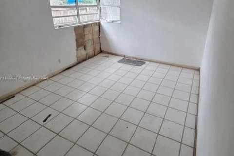 Купить виллу или дом в Окленд-Парк, Флорида 2 спальни, 81.75м2, № 1953103 - фото 8