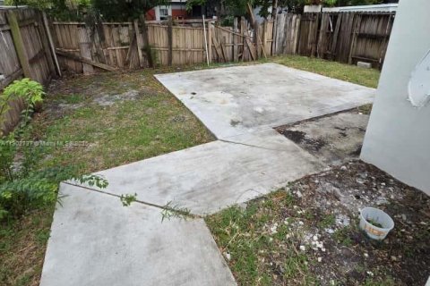 Купить виллу или дом в Окленд-Парк, Флорида 2 спальни, 81.75м2, № 1953103 - фото 9