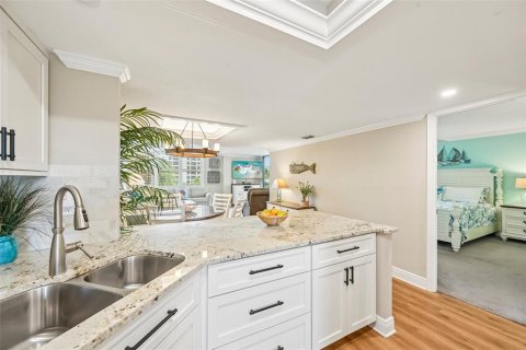 Condo in Sarasota, Florida, 2 bedrooms  № 2152175 - photo 10