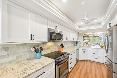 Condo in Sarasota, Florida, 2 bedrooms  № 2152175 - photo 8