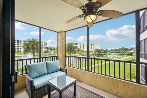 Condo in Sarasota, Florida, 2 bedrooms № 2152175