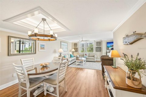 Condo in Sarasota, Florida, 2 bedrooms  № 2152175 - photo 13