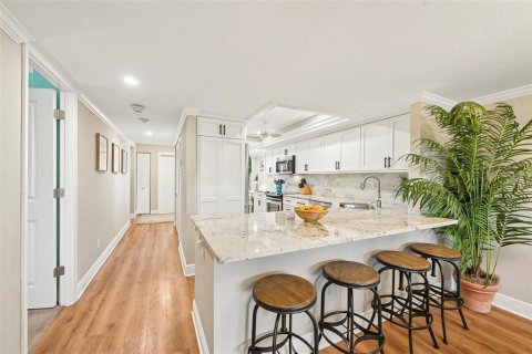 Condo in Sarasota, Florida, 2 bedrooms  № 2152175 - photo 11