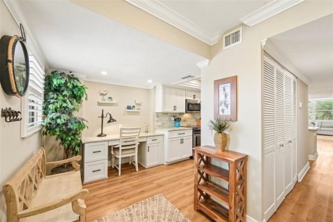 Condo in Sarasota, Florida, 2 bedrooms  № 2152175 - photo 5