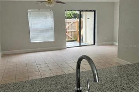 Touwnhouse à louer à Orlando, Floride: 2 chambres, 113.99 m2 № 2389404 - photo 26