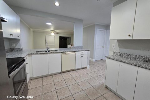Touwnhouse à louer à Orlando, Floride: 2 chambres, 113.99 m2 № 2389404 - photo 6