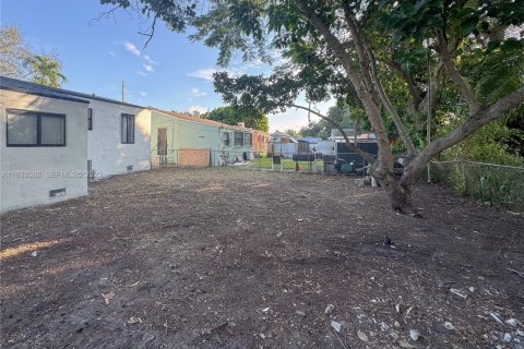 House in Miami, Florida 4 bedrooms № 1992626 - photo 30