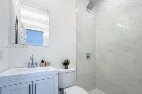 House in Miami, Florida 4 bedrooms № 1992626 - photo 23