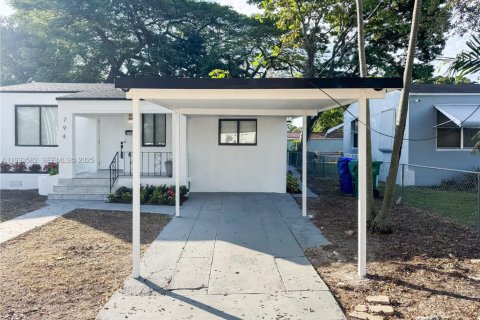 House in Miami, Florida 4 bedrooms № 1992626 - photo 4