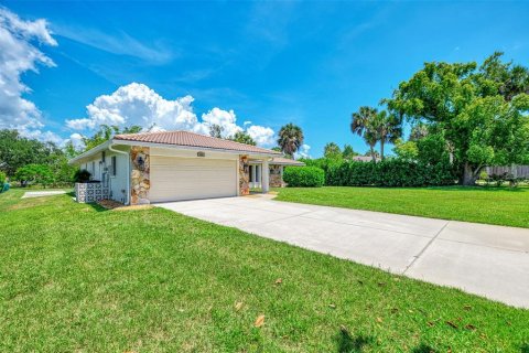House in Nokomis, Florida 3 bedrooms, 181.62 sq.m. № 2113254 - photo 3
