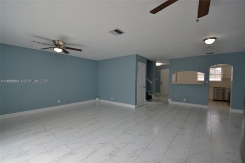 Adosado en alquiler en North Lauderdale, Florida, 3 dormitorios, 148.64 m2 № 2027124 - foto 2