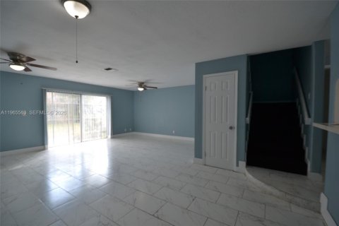 Adosado en alquiler en North Lauderdale, Florida, 3 dormitorios, 148.64 m2 № 2027124 - foto 4