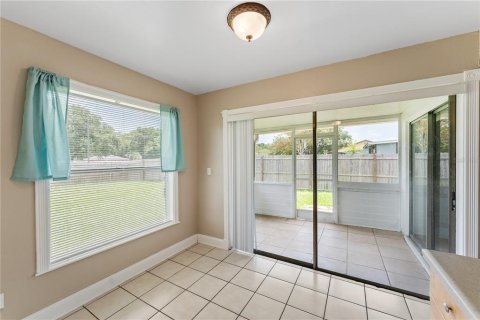 Villa ou maison à louer à Kissimmee, Floride: 2 chambres, 89.28 m2 № 1813189 - photo 10