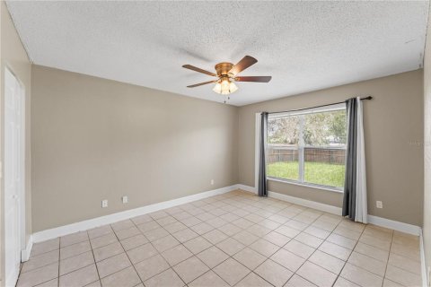 Villa ou maison à louer à Kissimmee, Floride: 2 chambres, 89.28 m2 № 1813189 - photo 11