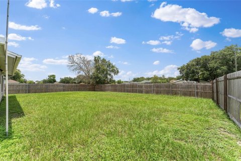 Villa ou maison à louer à Kissimmee, Floride: 2 chambres, 89.28 m2 № 1813189 - photo 19
