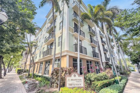 Copropriété à vendre à Hollywood, Floride: 1 chambre, 68.38 m2 № 1713225 - photo 1