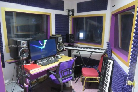 Immobilier commercial à vendre à Coral Springs, Floride № 2013434 - photo 17