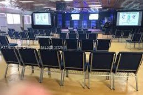 Immobilier commercial à vendre à Coral Springs, Floride № 2013434 - photo 23