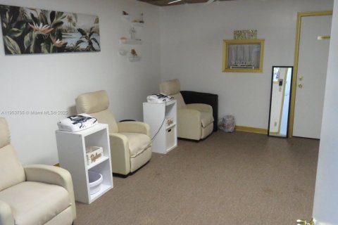 Immobilier commercial à vendre à Coral Springs, Floride № 2013434 - photo 20