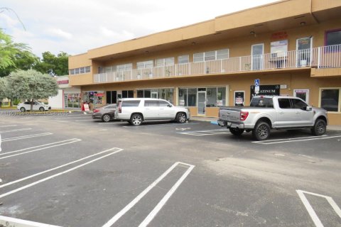 Propiedad comercial en Coral Springs, Florida № 2013434