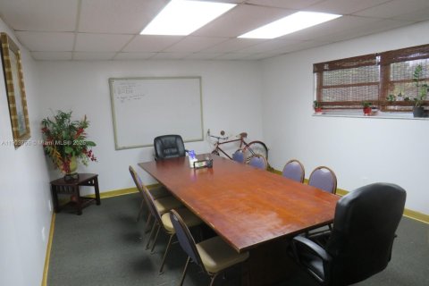 Immobilier commercial à vendre à Coral Springs, Floride № 2013434 - photo 7
