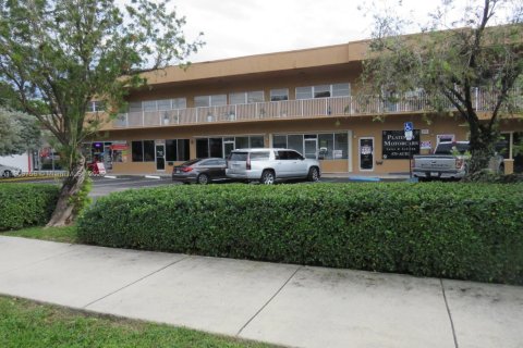 Immobilier commercial à vendre à Coral Springs, Floride № 2013434 - photo 2