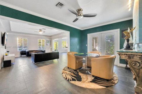 Villa ou maison à vendre à Miami, Floride: 2 chambres, 142.14 m2 № 1999018 - photo 9