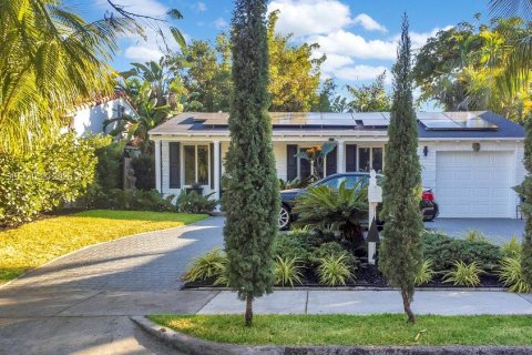 Villa ou maison à Miami, Floride 2 chambres, 142.14 m2 № 1999018