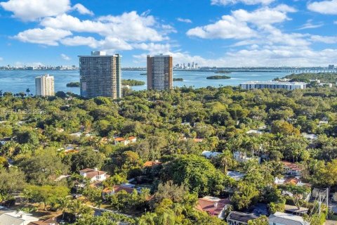Villa ou maison à vendre à Miami, Floride: 2 chambres, 142.14 m2 № 1999018 - photo 26