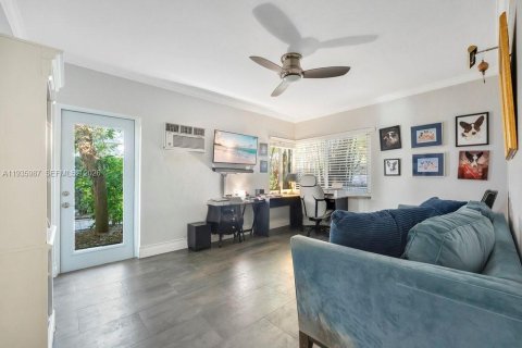 Villa ou maison à vendre à Miami, Floride: 2 chambres, 142.14 m2 № 1999018 - photo 10