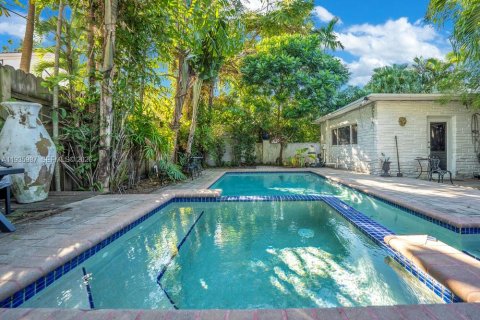 Villa ou maison à vendre à Miami, Floride: 2 chambres, 142.14 m2 № 1999018 - photo 22