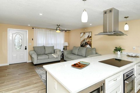 House in Venice, Florida 2 bedrooms, 84.08 sq.m. № 2210867 - photo 17
