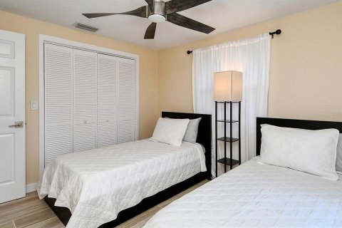 House in Venice, Florida 2 bedrooms, 84.08 sq.m. № 2210867 - photo 24