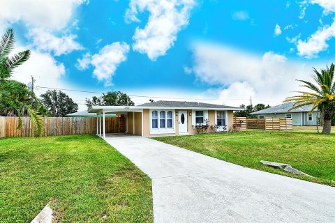 House in Venice, Florida 2 bedrooms, 84.08 sq.m. № 2210867 - photo 2
