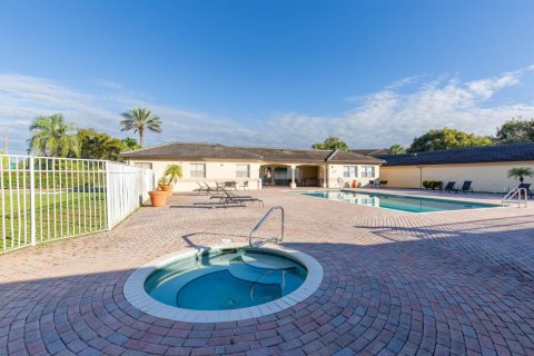 Copropriété à vendre à Wellington, Floride: 2 chambres, 90.58 m2 № 2089610 - photo 21