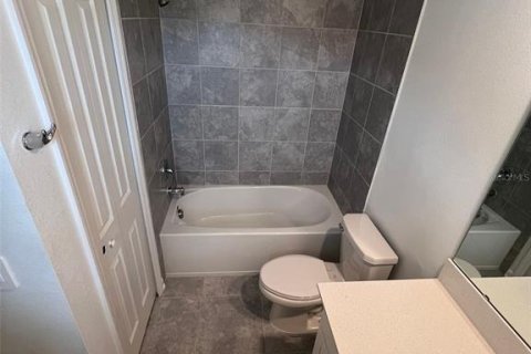 Townhouse in Winter Garden, Florida 4 bedrooms, 185.06 sq.m. № 1778699 - photo 24