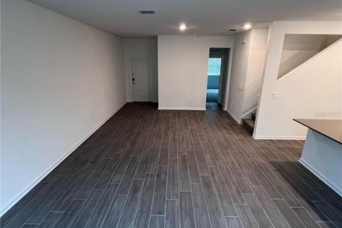 Townhouse in Winter Garden, Florida 4 bedrooms, 185.06 sq.m. № 1778699 - photo 5