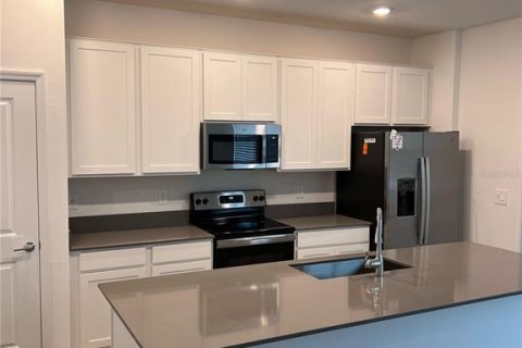 Townhouse in Winter Garden, Florida 4 bedrooms, 185.06 sq.m. № 1778699 - photo 8